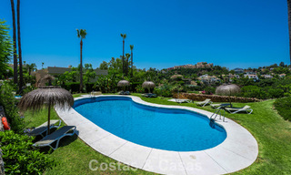 Maison de ville magnifiquement rénovée à vendre dans une résidence fermée à La Quinta, Marbella - Benahavis 783835 