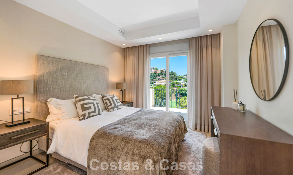 Maison de ville magnifiquement rénovée à vendre dans une résidence fermée à La Quinta, Marbella - Benahavis 783842
