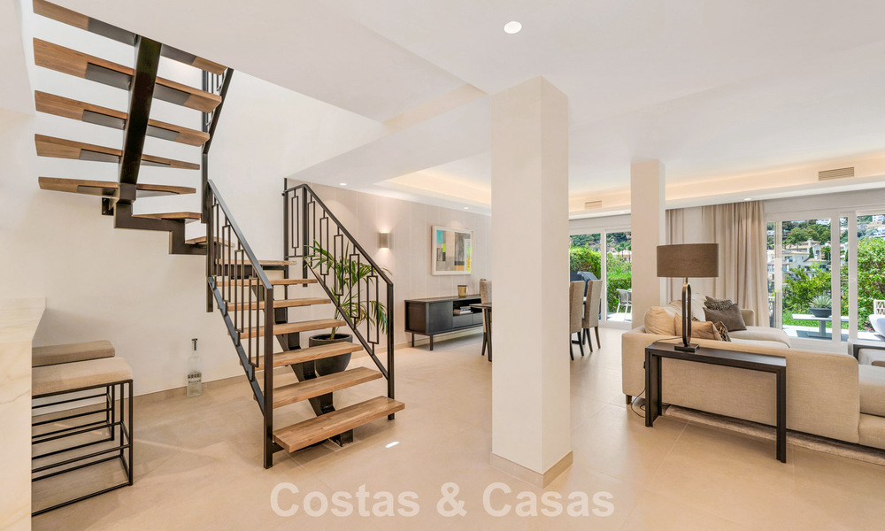 Maison de ville magnifiquement rénovée à vendre dans une résidence fermée à La Quinta, Marbella - Benahavis 783853