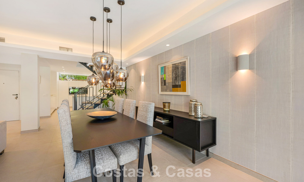 Maison de ville magnifiquement rénovée à vendre dans une résidence fermée à La Quinta, Marbella - Benahavis 783856