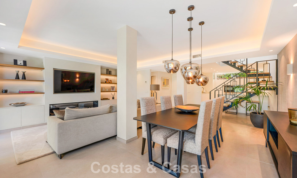 Maison de ville magnifiquement rénovée à vendre dans une résidence fermée à La Quinta, Marbella - Benahavis 783857