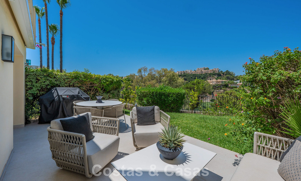 Maison de ville magnifiquement rénovée à vendre dans une résidence fermée à La Quinta, Marbella - Benahavis 783861