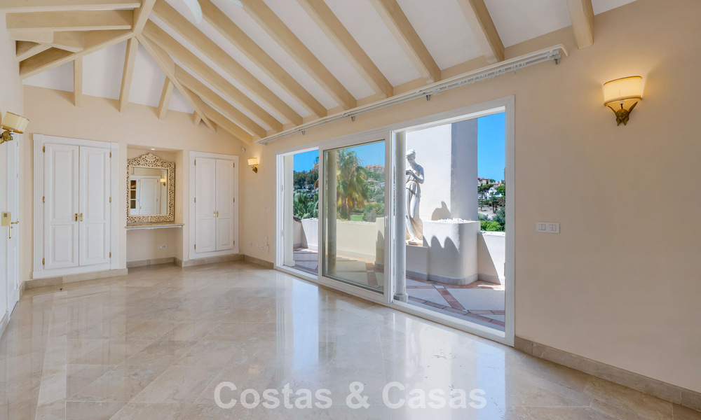 Superbe penthouse de luxe de 3 chambres à vendre dans un complexe de golf en première ligne à Nueva Andalucia, Marbella 783863
