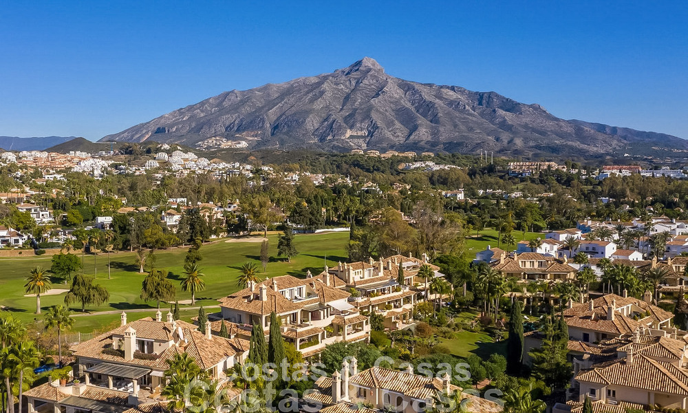 Superbe penthouse de luxe de 3 chambres à vendre dans un complexe de golf en première ligne à Nueva Andalucia, Marbella 783864