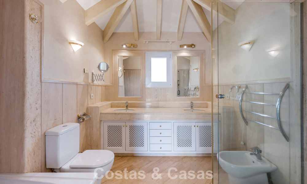 Superbe penthouse de luxe de 3 chambres à vendre dans un complexe de golf en première ligne à Nueva Andalucia, Marbella 783865