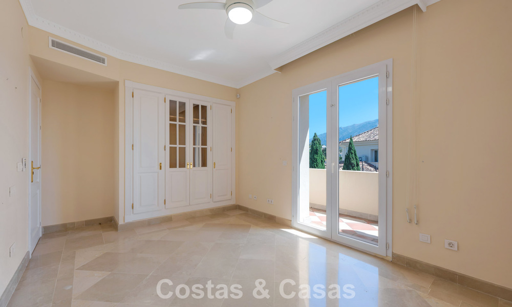 Superbe penthouse de luxe de 3 chambres à vendre dans un complexe de golf en première ligne à Nueva Andalucia, Marbella 783867