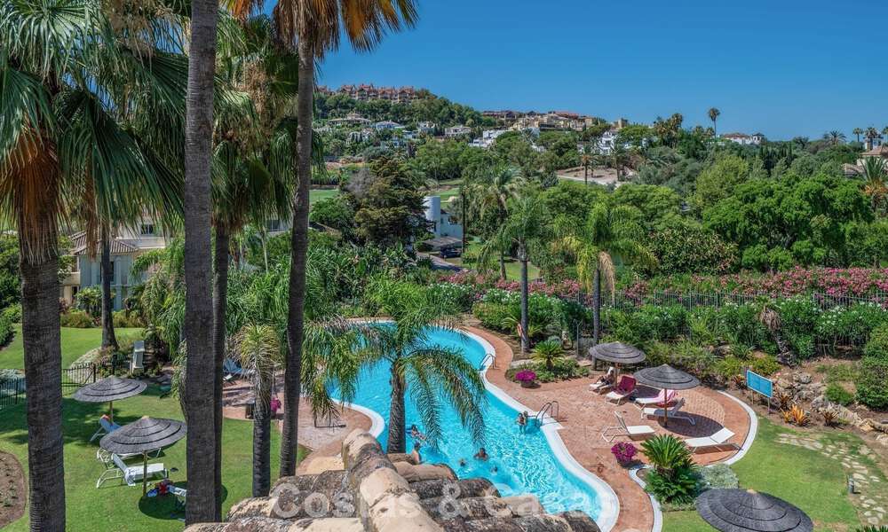 Superbe penthouse de luxe de 3 chambres à vendre dans un complexe de golf en première ligne à Nueva Andalucia, Marbella 783870