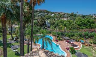 Superbe penthouse de luxe de 3 chambres à vendre dans un complexe de golf en première ligne à Nueva Andalucia, Marbella 783870 