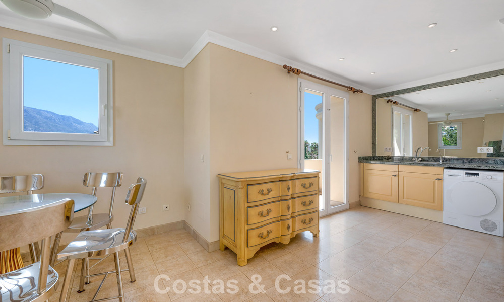 Superbe penthouse de luxe de 3 chambres à vendre dans un complexe de golf en première ligne à Nueva Andalucia, Marbella 783875