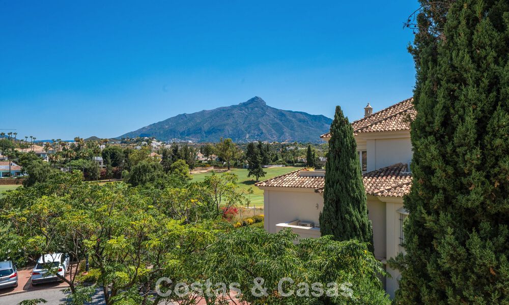 Superbe penthouse de luxe de 3 chambres à vendre dans un complexe de golf en première ligne à Nueva Andalucia, Marbella 783878