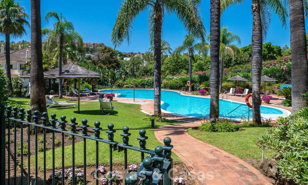 Superbe penthouse de luxe de 3 chambres à vendre dans un complexe de golf en première ligne à Nueva Andalucia, Marbella 783880