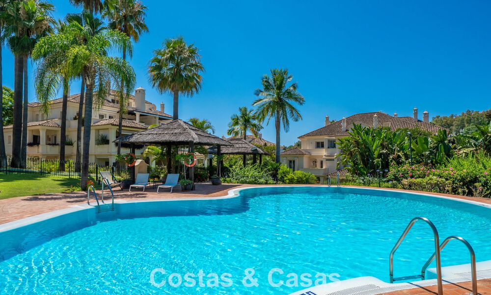 Superbe penthouse de luxe de 3 chambres à vendre dans un complexe de golf en première ligne à Nueva Andalucia, Marbella 783883