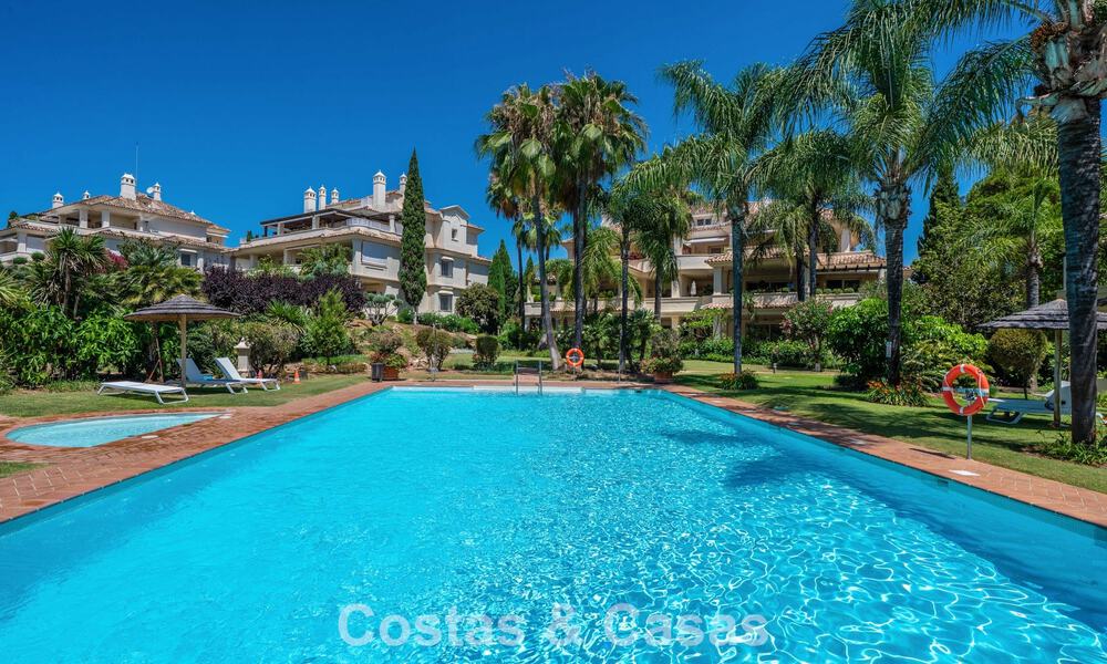 Superbe penthouse de luxe de 3 chambres à vendre dans un complexe de golf en première ligne à Nueva Andalucia, Marbella 783885