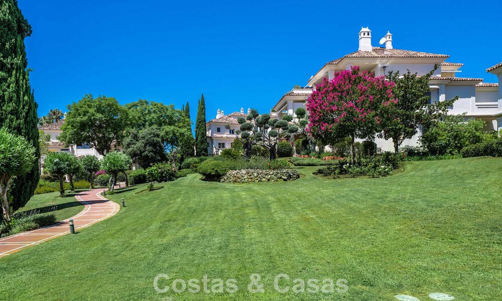 Superbe penthouse de luxe de 3 chambres à vendre dans un complexe de golf en première ligne à Nueva Andalucia, Marbella 783886