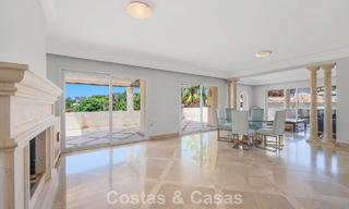 Superbe penthouse de luxe de 3 chambres à vendre dans un complexe de golf en première ligne à Nueva Andalucia, Marbella 783888 