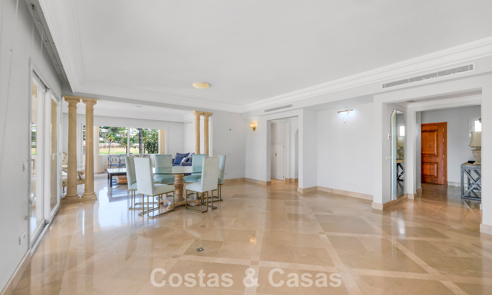 Superbe penthouse de luxe de 3 chambres à vendre dans un complexe de golf en première ligne à Nueva Andalucia, Marbella 783889