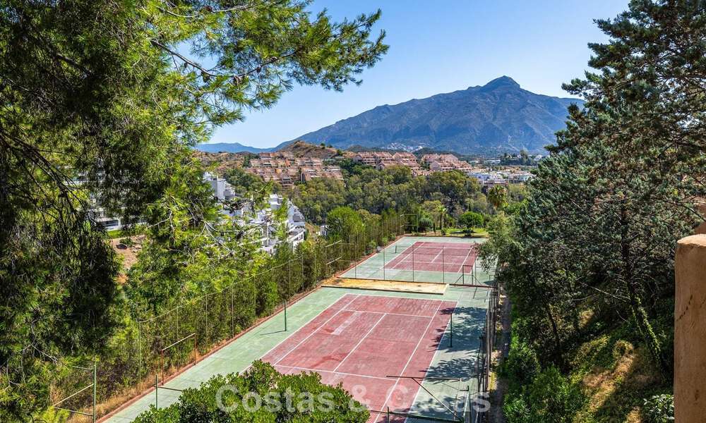 Opportunité! Penthouse de luxe de 3 chambres avec vue sur la mer à vendre dans la Vallée des Golfs de Nueva Andalucia, Marbella 783309