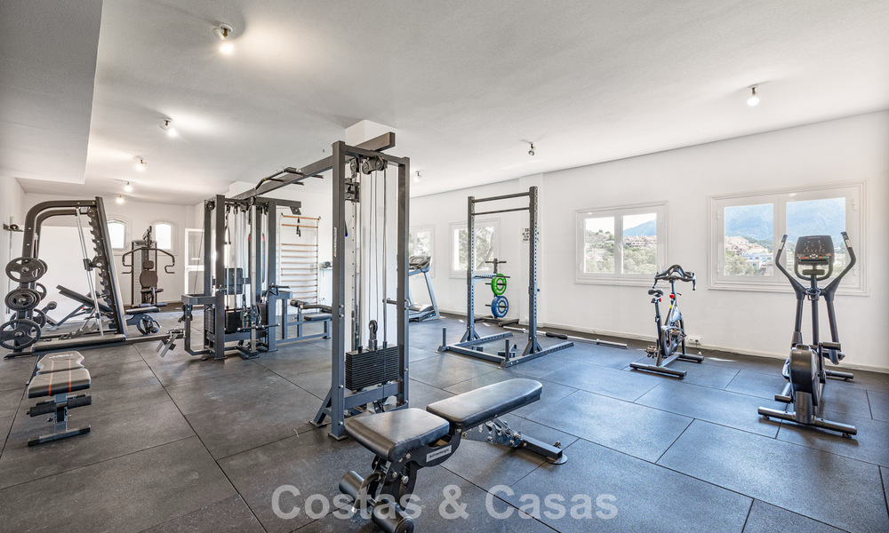 Opportunité! Penthouse de luxe de 3 chambres avec vue sur la mer à vendre dans la Vallée des Golfs de Nueva Andalucia, Marbella 783310