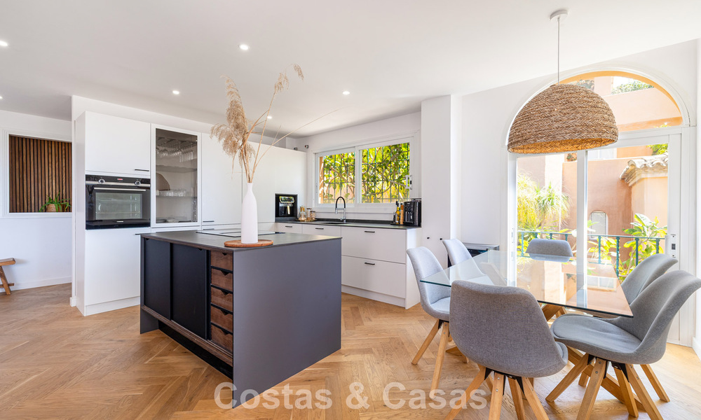 Opportunité! Penthouse de luxe de 3 chambres avec vue sur la mer à vendre dans la Vallée des Golfs de Nueva Andalucia, Marbella 783314