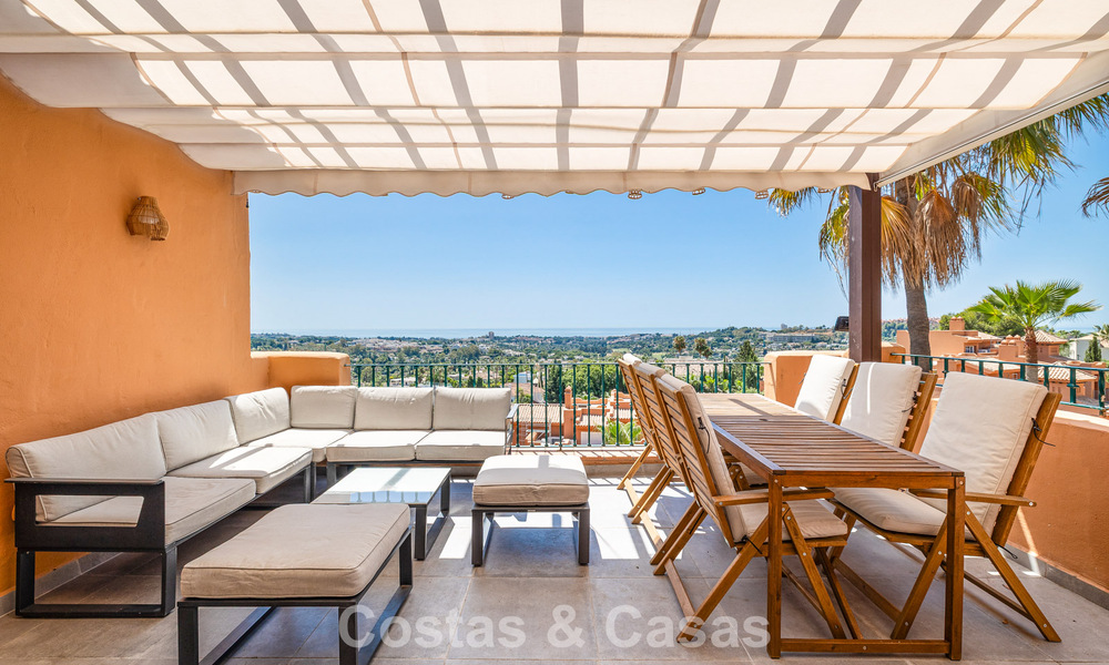 Opportunité! Penthouse de luxe de 3 chambres avec vue sur la mer à vendre dans la Vallée des Golfs de Nueva Andalucia, Marbella 783325