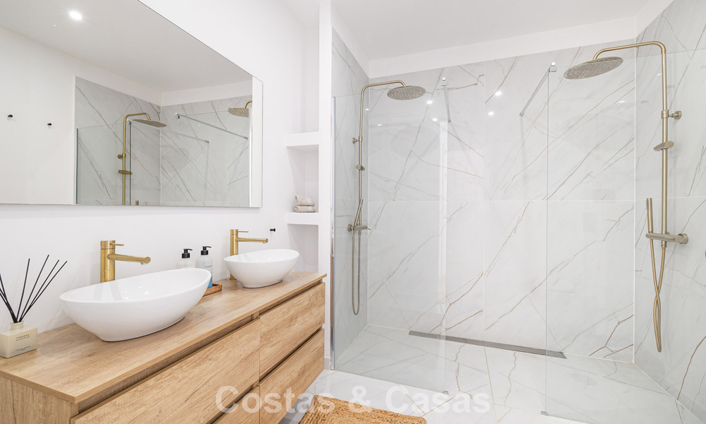 Opportunité! Penthouse de luxe de 3 chambres avec vue sur la mer à vendre dans la Vallée des Golfs de Nueva Andalucia, Marbella 783332