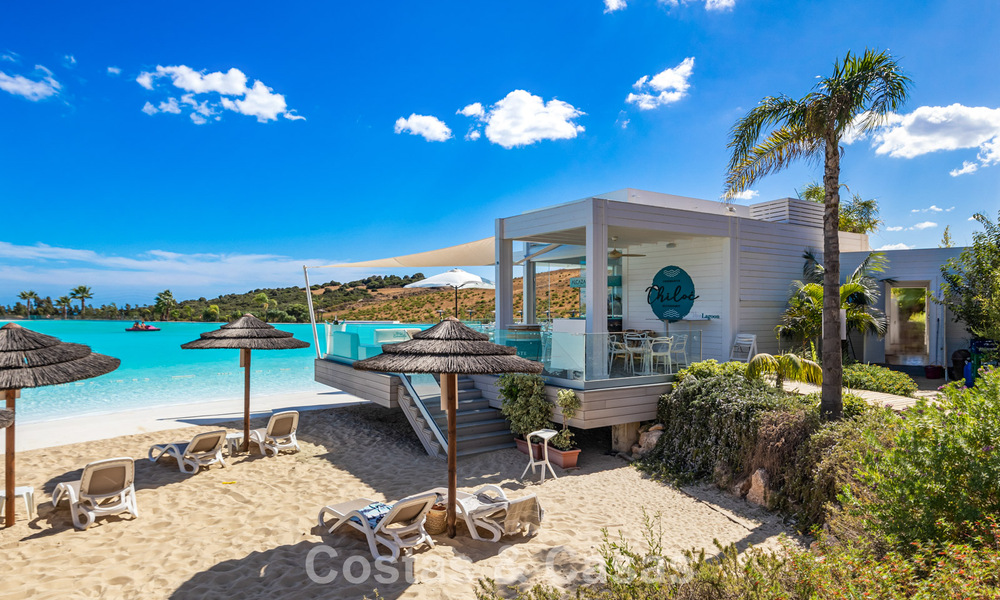 Appartement 2 chambres, prêt à emménager, à vendre dans un complexe exclusif près d'un grand lagon bleu sur la Costa del Sol 783969