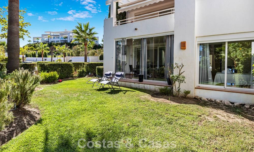 Appartement 2 chambres, prêt à emménager, à vendre dans un complexe exclusif près d'un grand lagon bleu sur la Costa del Sol 783973