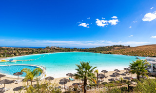 Appartement 2 chambres, prêt à emménager, à vendre dans un complexe exclusif près d'un grand lagon bleu sur la Costa del Sol 783978 