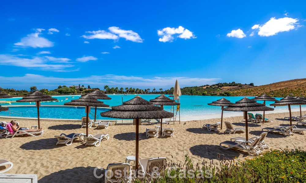 Appartement 2 chambres, prêt à emménager, à vendre dans un complexe exclusif près d'un grand lagon bleu sur la Costa del Sol 783980