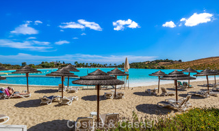 Appartement 2 chambres, prêt à emménager, à vendre dans un complexe exclusif près d'un grand lagon bleu sur la Costa del Sol 783980 