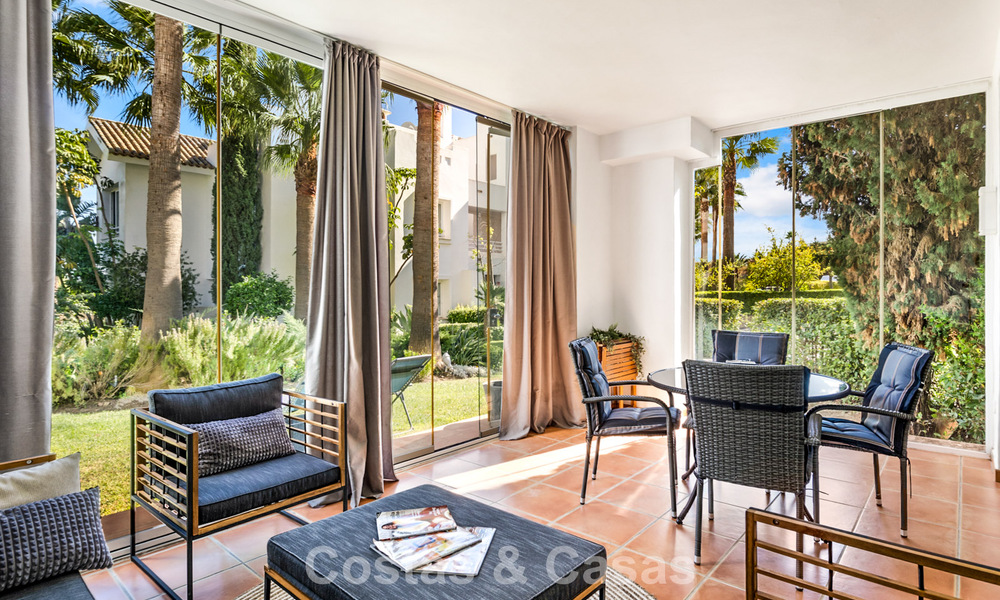 Appartement 2 chambres, prêt à emménager, à vendre dans un complexe exclusif près d'un grand lagon bleu sur la Costa del Sol 783987