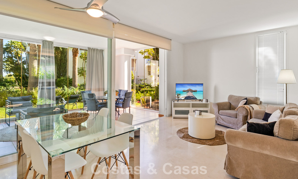 Appartement 2 chambres, prêt à emménager, à vendre dans un complexe exclusif près d'un grand lagon bleu sur la Costa del Sol 783990