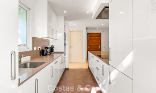 Appartement 2 chambres, prêt à emménager, à vendre dans un complexe exclusif près d'un grand lagon bleu sur la Costa del Sol 783998 