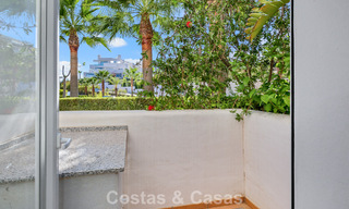 Appartement 2 chambres, prêt à emménager, à vendre dans un complexe exclusif près d'un grand lagon bleu sur la Costa del Sol 783999 