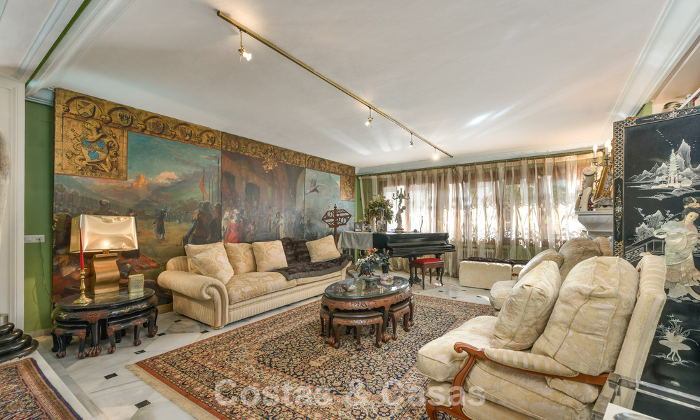 Villa de style méditerranéen classique à vendre à quelques pas du centre-ville de Marbella 784007