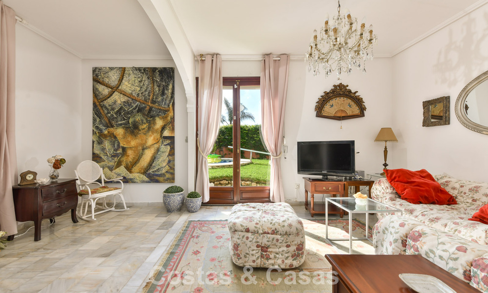 Villa de style méditerranéen classique à vendre à quelques pas du centre-ville de Marbella 784026