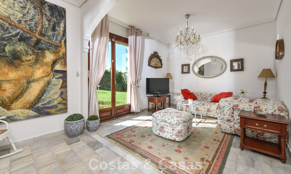 Villa de style méditerranéen classique à vendre à quelques pas du centre-ville de Marbella 784027