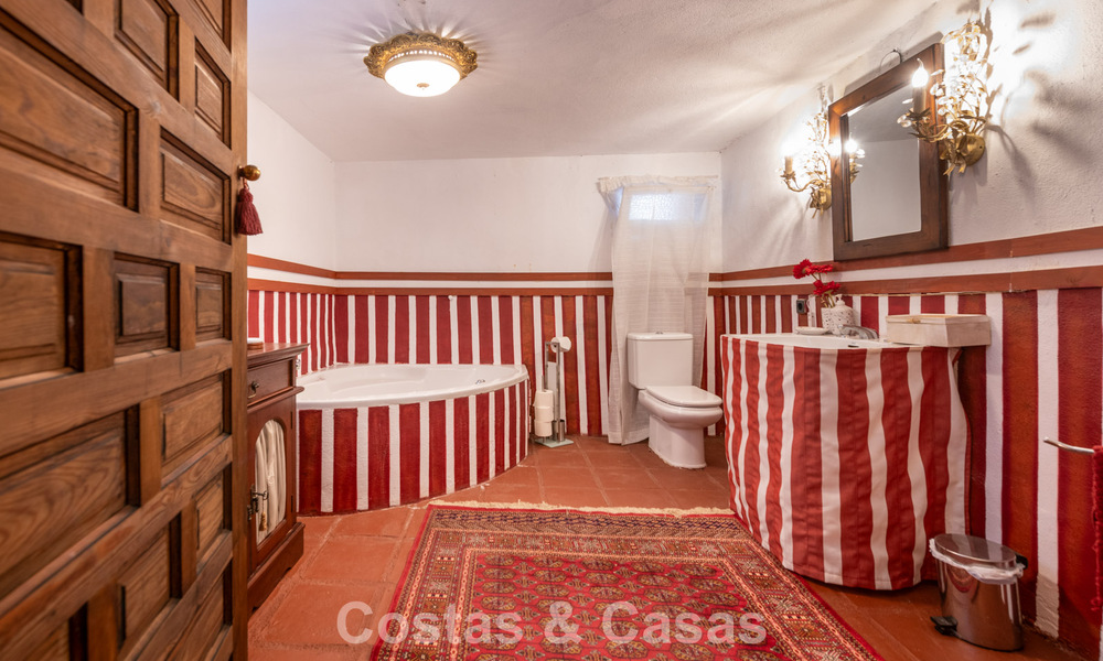 Villa de style méditerranéen classique à vendre à quelques pas du centre-ville de Marbella 784034