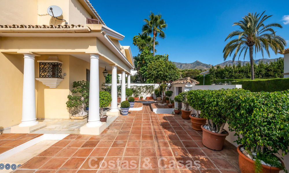 Villa de style méditerranéen classique à vendre à quelques pas du centre-ville de Marbella 784041