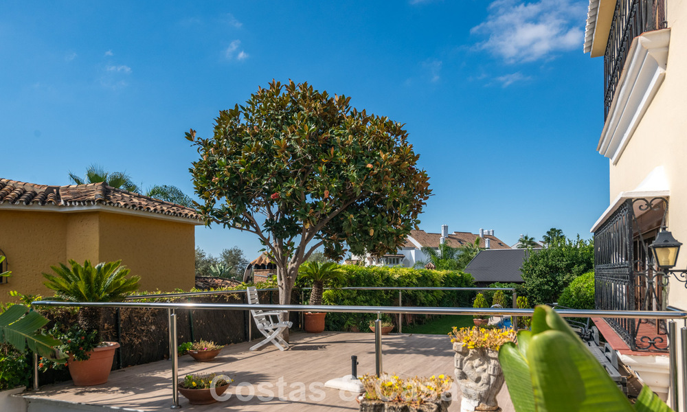 Villa de style méditerranéen classique à vendre à quelques pas du centre-ville de Marbella 784042