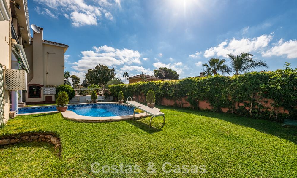 Villa de style méditerranéen classique à vendre à quelques pas du centre-ville de Marbella 784045