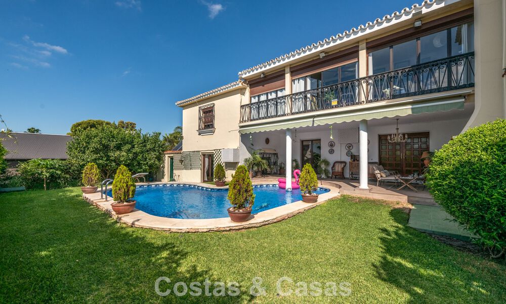 Villa de style méditerranéen classique à vendre à quelques pas du centre-ville de Marbella 784048