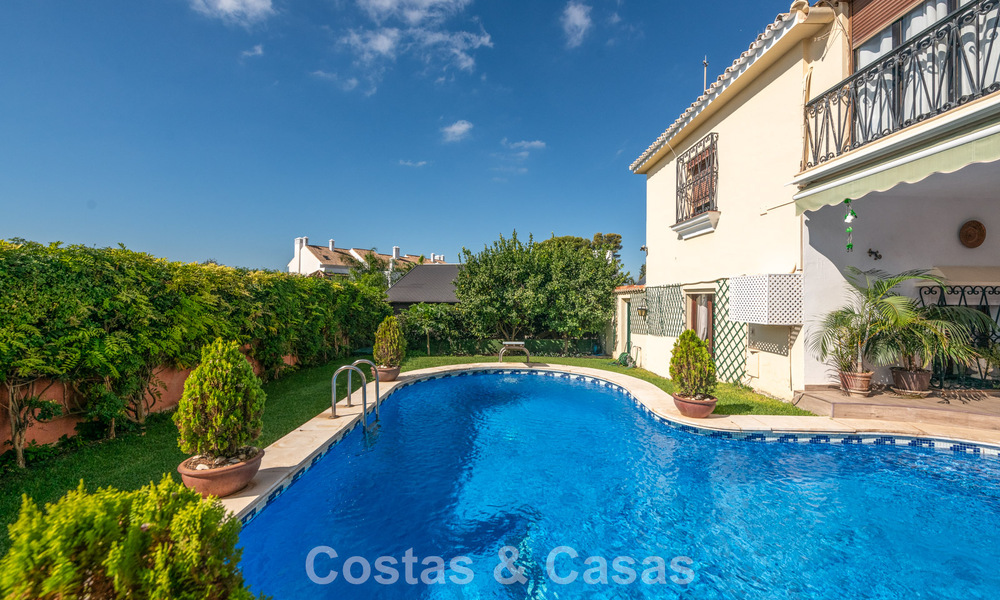 Villa de style méditerranéen classique à vendre à quelques pas du centre-ville de Marbella 784049