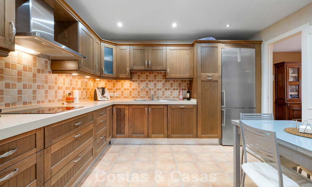 Spacieux appartement au rez-de-chaussée dans une résidence sécurisée, à quelques pas de la plage et de Puerto Banús, Marbella 783913