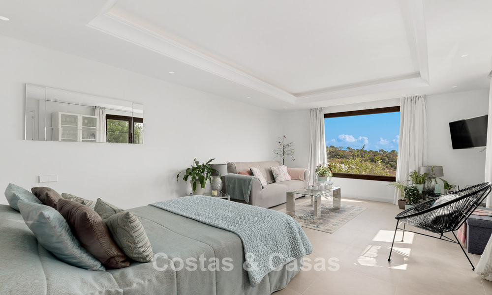 Luxueuse villa de style espagnol avec vue sur les montagnes et la mer à vendre sur le New Golden Mile, entre Marbella et Estepona 784053
