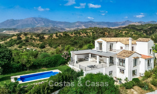 Luxueuse villa de style espagnol avec vue sur les montagnes et la mer à vendre sur le New Golden Mile, entre Marbella et Estepona 784054 