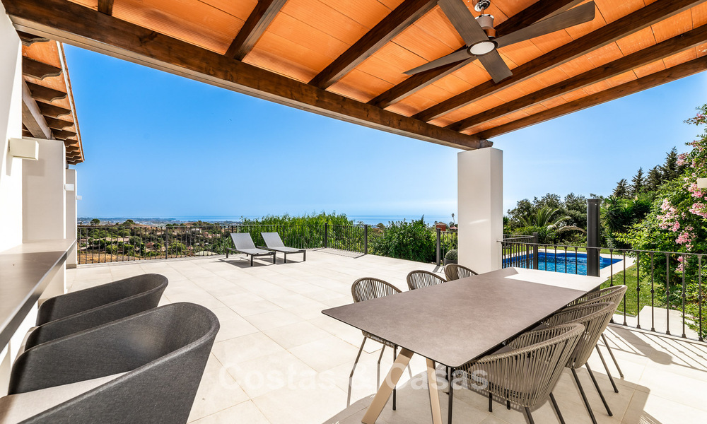 Luxueuse villa de style espagnol avec vue sur les montagnes et la mer à vendre sur le New Golden Mile, entre Marbella et Estepona 784066