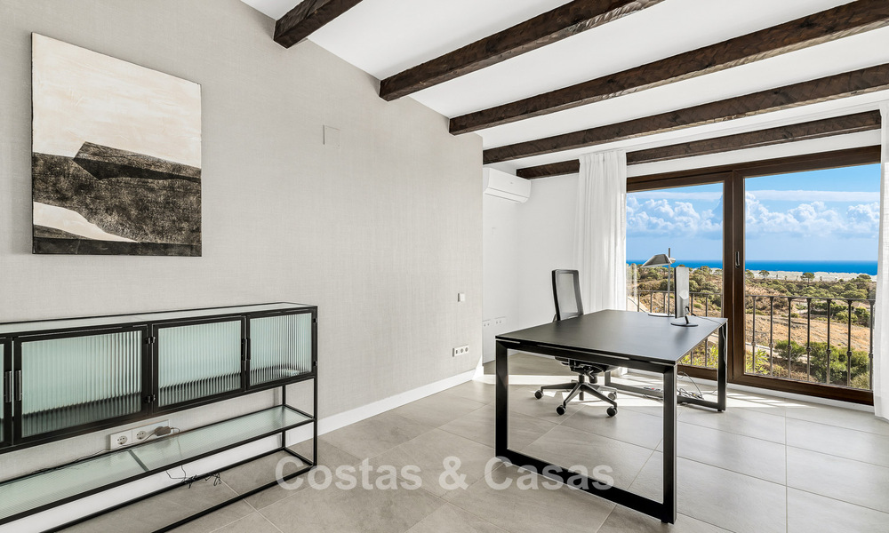 Luxueuse villa de style espagnol avec vue sur les montagnes et la mer à vendre sur le New Golden Mile, entre Marbella et Estepona 784076