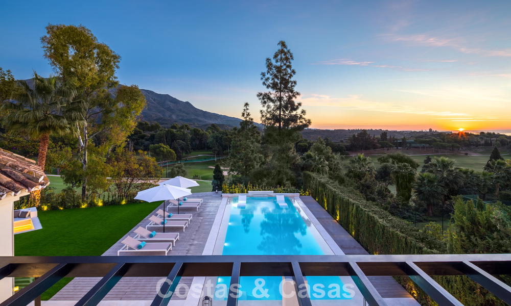Luxueuse villa méditerranéenne moderne à vendre, en première ligne du golf d'Aloha, dans la vallée de Nueva Andalucia, Marbella 784078