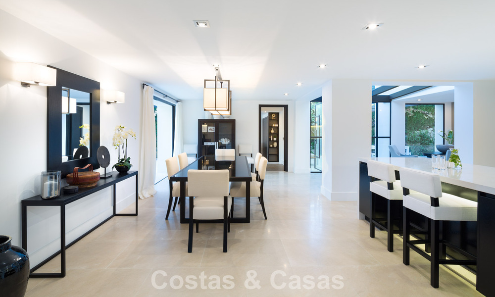 Luxueuse villa méditerranéenne moderne à vendre, en première ligne du golf d'Aloha, dans la vallée de Nueva Andalucia, Marbella 784080